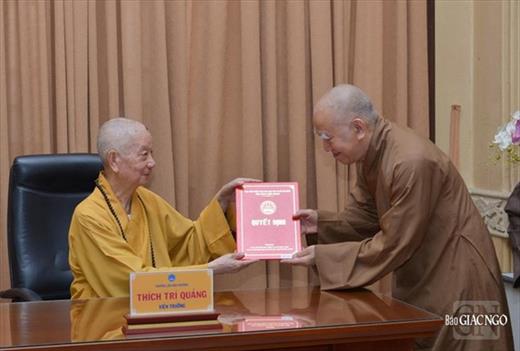 Học viện Phật giáo VN tại TP.HCM: Trao quyết định bổ sung nhân sự, lãnh đạo các khoa