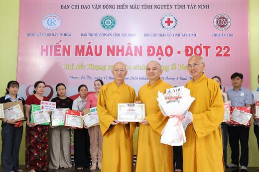 414 ĐƠN VỊ MÁU TRONG ĐỢT HIẾN MÁU NHÂN ĐẠO KHỞI ĐẦU MÙA PHẬT ĐẢN TẠI TÂY NINH