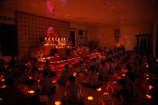 Báo Giác Ngộ đăng tin Chùa Ân Thọ thắp hoa đăng mừng vía Đức Phật A Di Đà năm 2023 