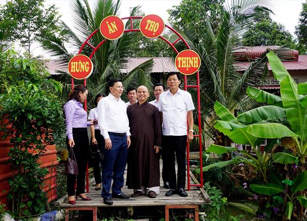 Chùa Ân Thọ đón tiếp lãnh đạo chính quyền tỉnh Long An, TP. Tân An và Agribank tỉnh Long An đến chúc mừng Phật đản – 2022