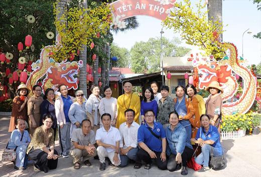 Chùa Ân Thọ tiếp đón đoàn hành hương thập tự Phật giáo nhóm từ thiện Minh Nguyệt