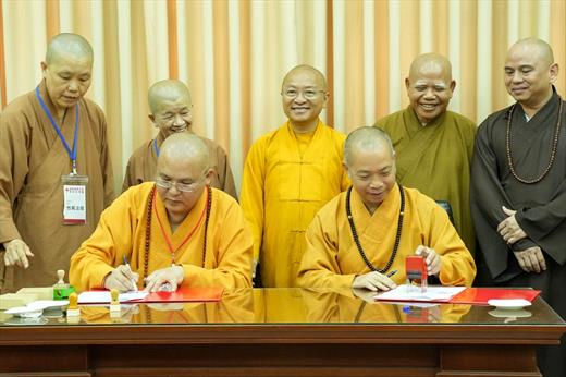 Học viện PGVN tại TP.HCM ký kết văn bản hợp tác với Phật học viện Viên Quang (Đài Loan) 