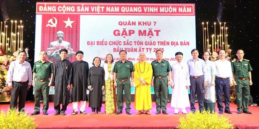 LLVT Quân khu 7: Tăng cường gắn kết, hỗ trợ, giúp đỡ đồng bào các tôn giáo