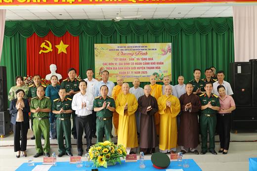 MÙA XUÂN ĐONG ĐẦY YÊU THƯƠNG NƠI BIÊN GIỚI MÙA XUÂN ĐONG ĐẦY YÊU THƯƠNG NƠI BIÊN GIỚI