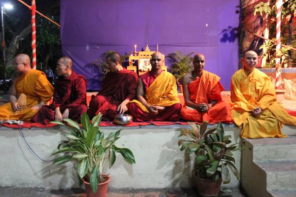 Mừng Phật đản: xuất gia gieo duyên 15 ngày