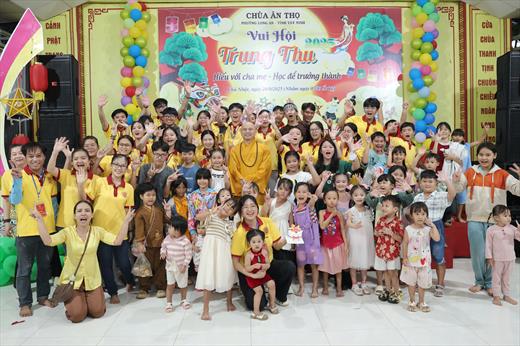 TƯNG BỪNG VUI HỘI  TRUNG THU CHÙA ÂN THỌ 2025