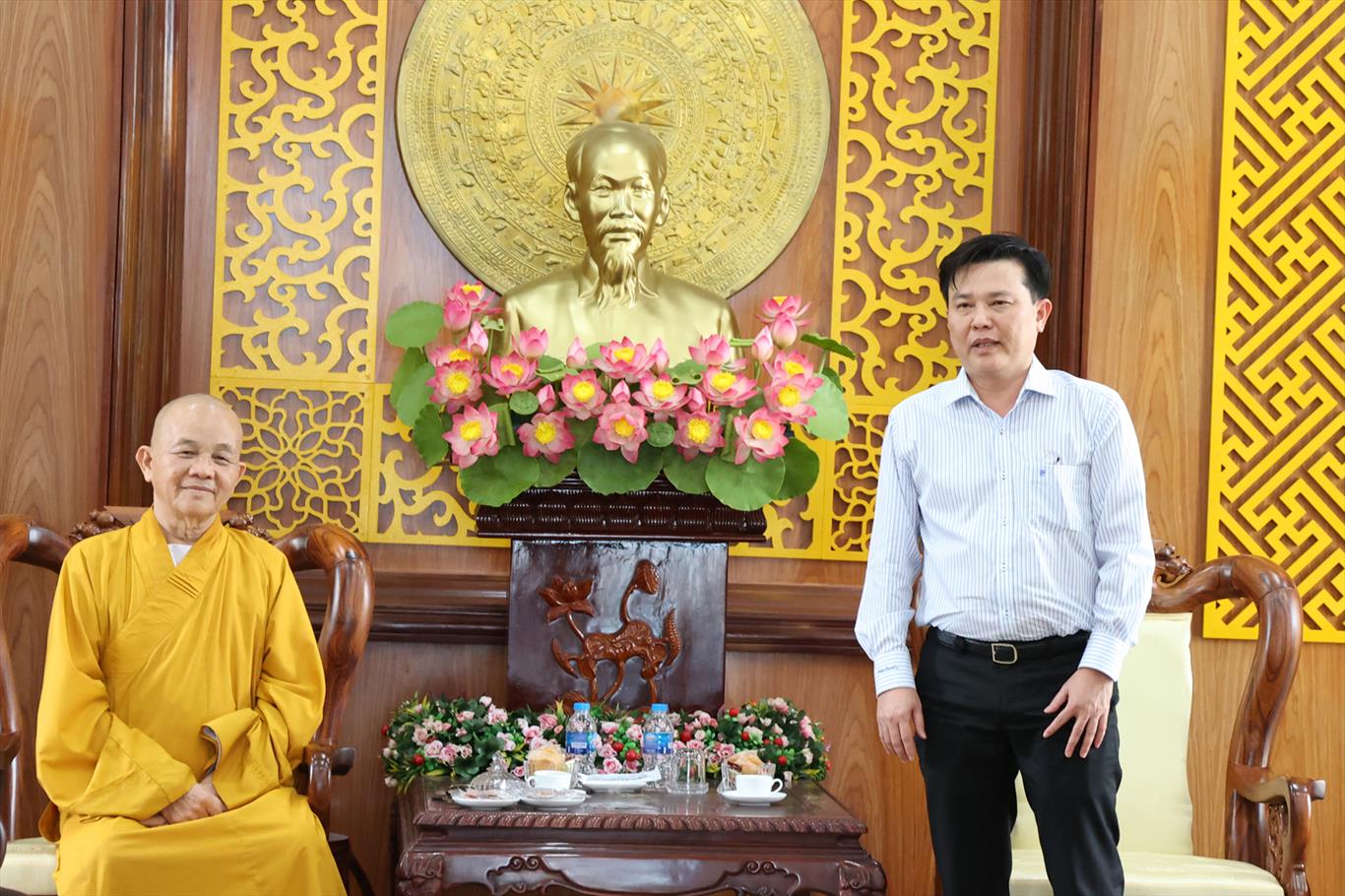 Ban Trị sự Giáo hội Phật giáo Việt Nam tỉnh Long An chúc tết Thường trực Tỉnh ủy
