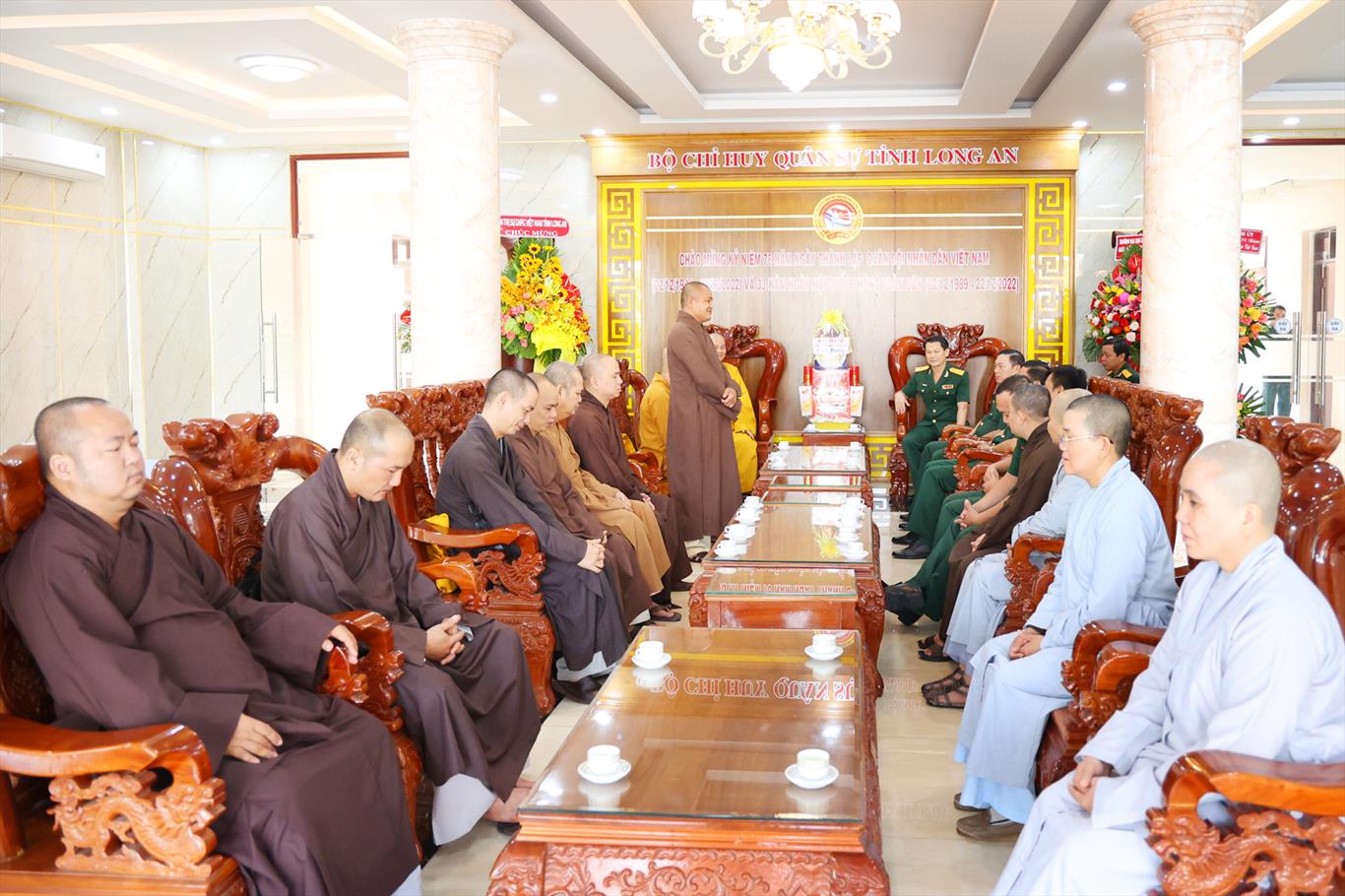 Giáo hội Phật giáo tỉnh Long An và các huyện chúc mừng ngày thành lập Quân đội Nhân dân Việt Nam