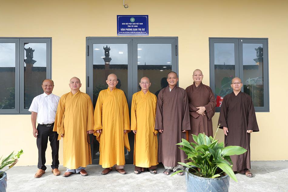 2 THAM QUAN CÔNG TRÌNH XÂY DỰNG TRỤ SỞ MỚI CỦA BAN TRỊ SỰ 2 THAM QUAN CÔNG TRÌNH XÂY DỰNG TRỤ SỞ MỚI CỦA BAN TRỊ SỰ