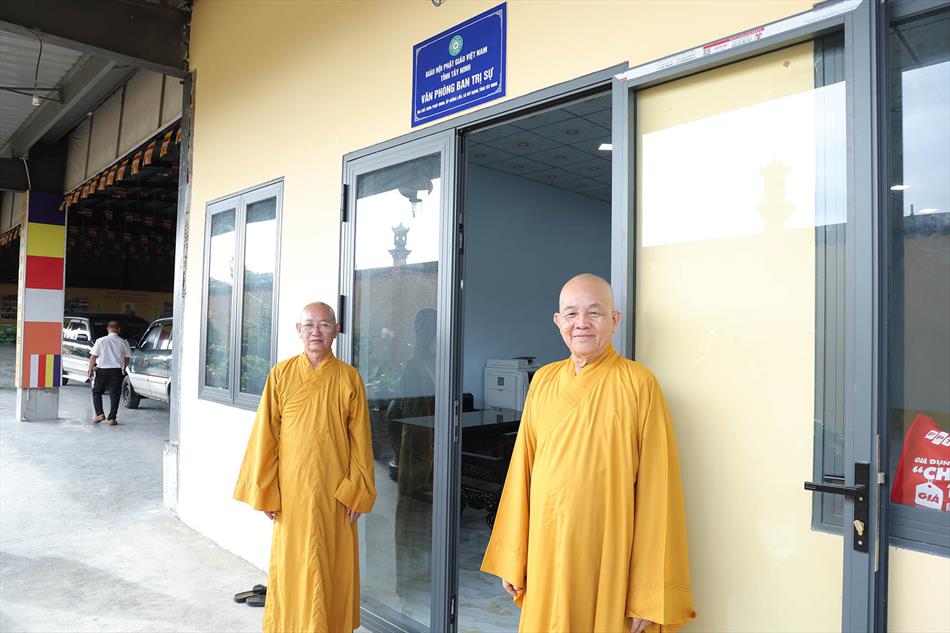 2 THAM QUAN CÔNG TRÌNH XÂY DỰNG TRỤ SỞ MỚI CỦA BAN TRỊ SỰ 2 THAM QUAN CÔNG TRÌNH XÂY DỰNG TRỤ SỞ MỚI CỦA BAN TRỊ SỰ