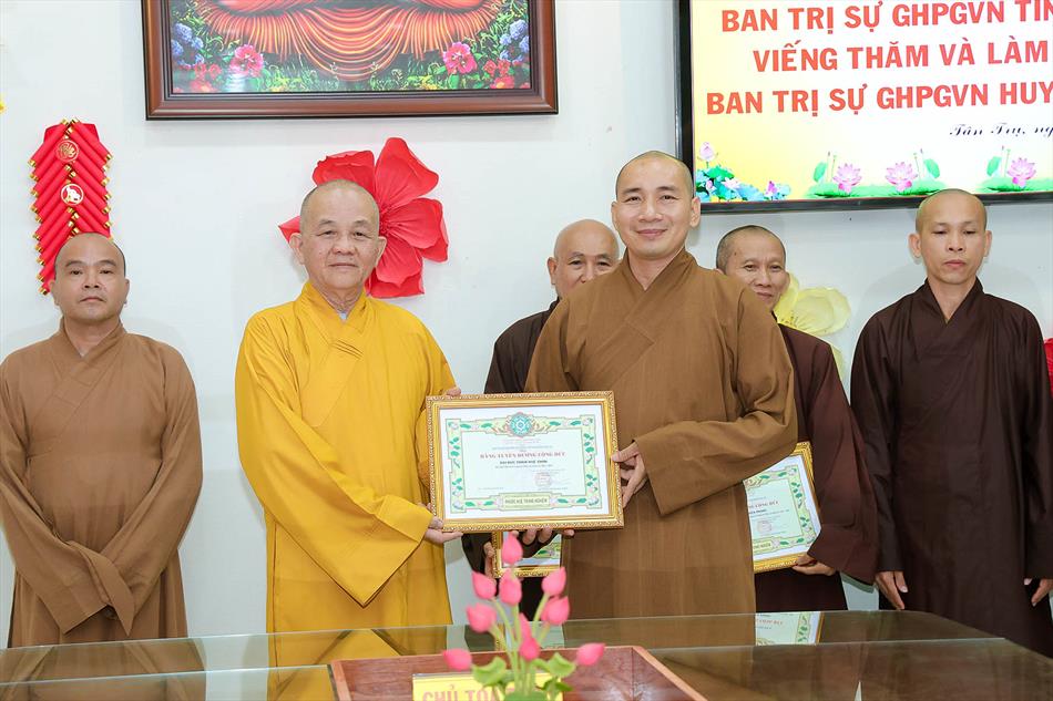 Ban Trị sự GHPGVN tỉnh Long An thăm và làm việc tại huyện Tân Trụ Ban Trị sự GHPGVN tỉnh Long An thăm và làm việc tại huyện Tân Trụ