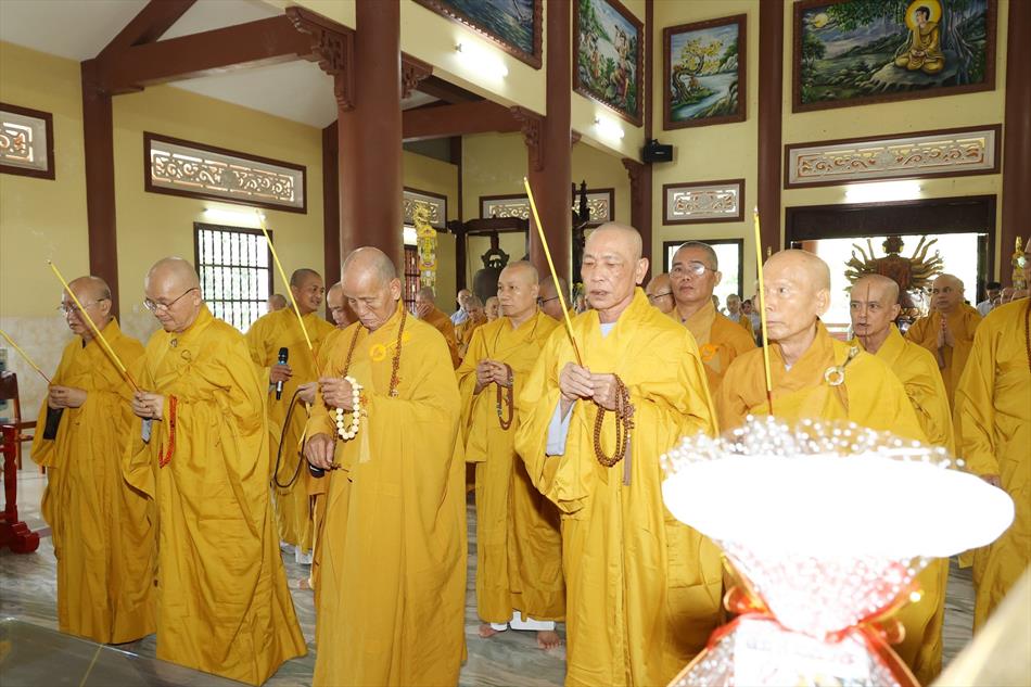 Ban Trị sự GHPGVN tỉnh Long An tưởng niệm Đức Phật hoàng Trần Nhân Tông