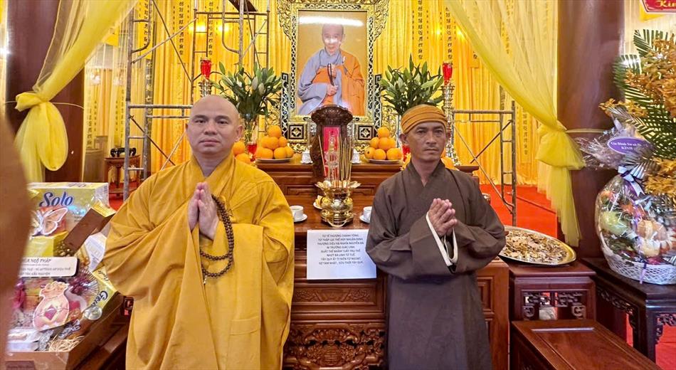 Ban Trị sự GHPGVN tỉnh Long An và Trường Trung cấp Phật học Long An viếng tang Cố Ni trưởng Thích nữ Diệu Nghĩa Ban Trị sự GHPGVN tỉnh Long An và Trường Trung cấp Phật học Long An viếng tang Cố Ni trưởng Thích nữ Diệu Nghĩa