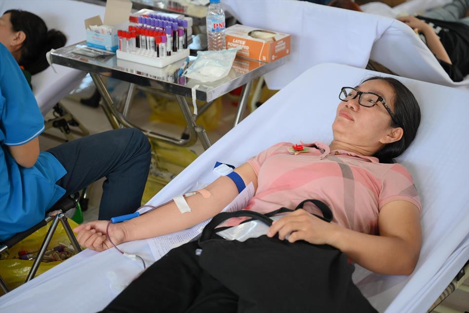 6 HIẾN MÁU TƯƠI ĐẸP 6 HIẾN MÁU TƯƠI ĐẸP