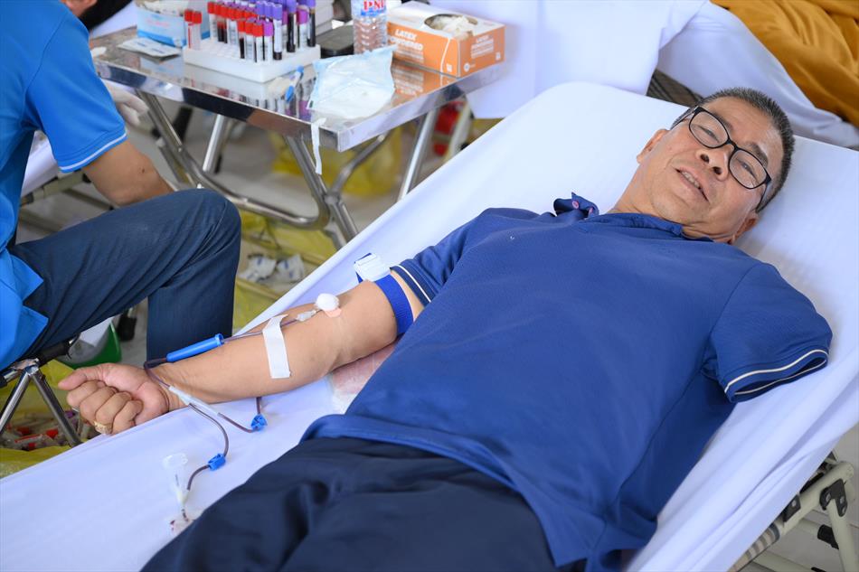 6 HIẾN MÁU TƯƠI ĐẸP 6 HIẾN MÁU TƯƠI ĐẸP