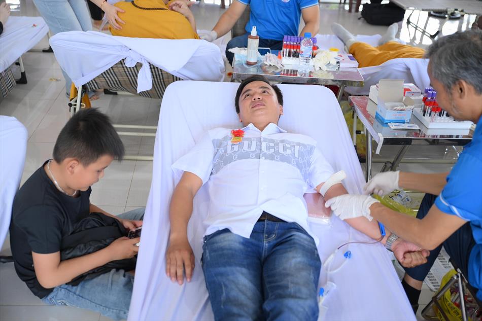 6 HIẾN MÁU TƯƠI ĐẸP 6 HIẾN MÁU TƯƠI ĐẸP