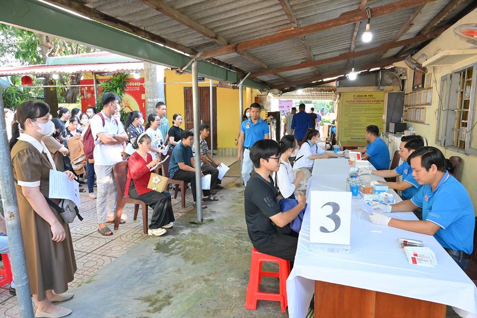1 TIẾP NHẬN - KHÁM SÀN LỌC 1 TIẾP NHẬN - KHÁM SÀN LỌC