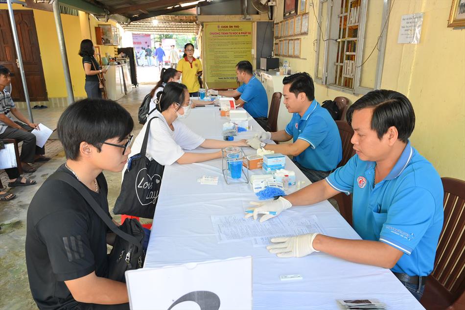 1 TIẾP NHẬN - KHÁM SÀN LỌC 1 TIẾP NHẬN - KHÁM SÀN LỌC