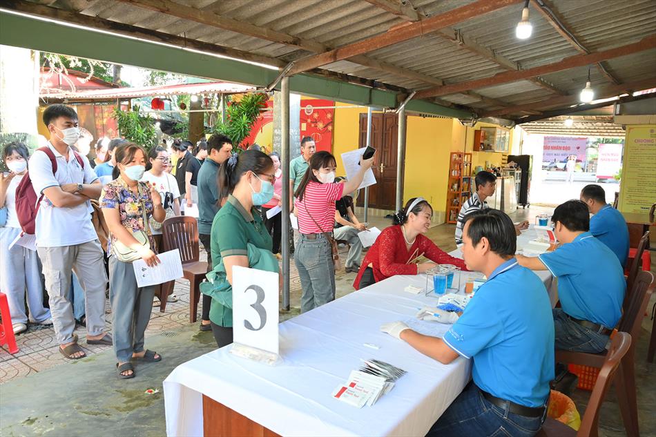 1 TIẾP NHẬN - KHÁM SÀN LỌC 1 TIẾP NHẬN - KHÁM SÀN LỌC