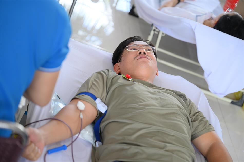 6 HIẾN MÁU TƯƠI ĐẸP 6 HIẾN MÁU TƯƠI ĐẸP