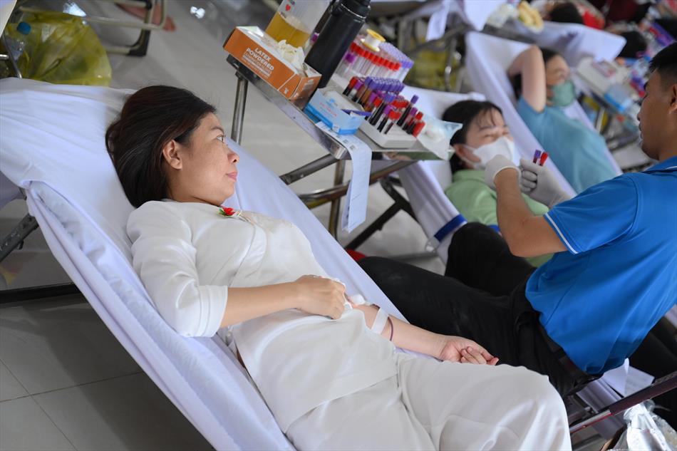 6 HIẾN MÁU TƯƠI ĐẸP 6 HIẾN MÁU TƯƠI ĐẸP