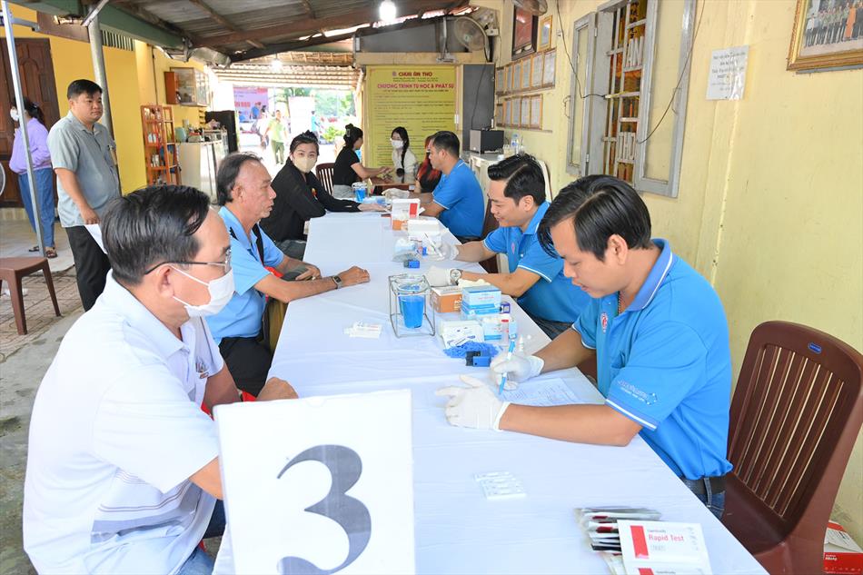 1 TIẾP NHẬN - KHÁM SÀN LỌC 1 TIẾP NHẬN - KHÁM SÀN LỌC