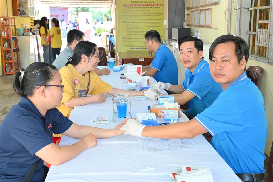1 TIẾP NHẬN - KHÁM SÀN LỌC 1 TIẾP NHẬN - KHÁM SÀN LỌC