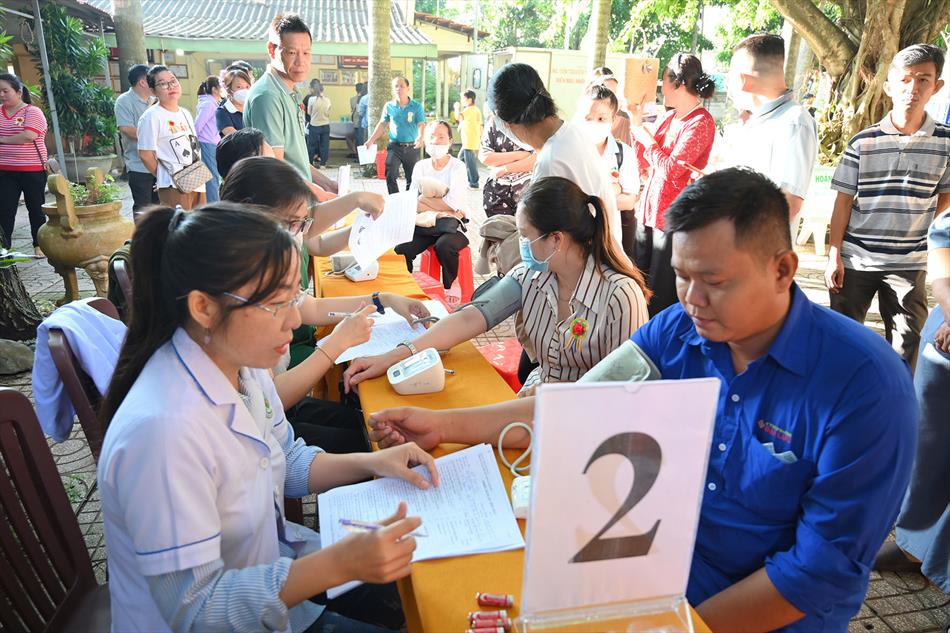 1 TIẾP NHẬN - KHÁM SÀN LỌC 1 TIẾP NHẬN - KHÁM SÀN LỌC