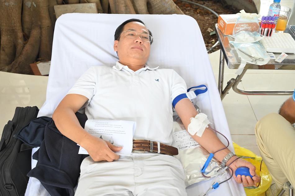 6 HIẾN MÁU TƯƠI ĐẸP 6 HIẾN MÁU TƯƠI ĐẸP