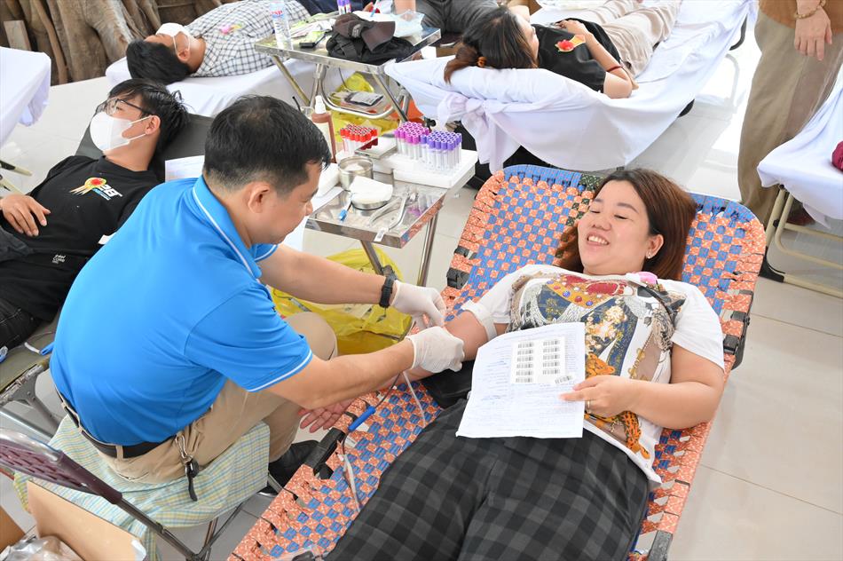 6 HIẾN MÁU TƯƠI ĐẸP 6 HIẾN MÁU TƯƠI ĐẸP