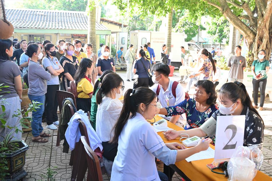 1 TIẾP NHẬN - KHÁM SÀN LỌC 1 TIẾP NHẬN - KHÁM SÀN LỌC