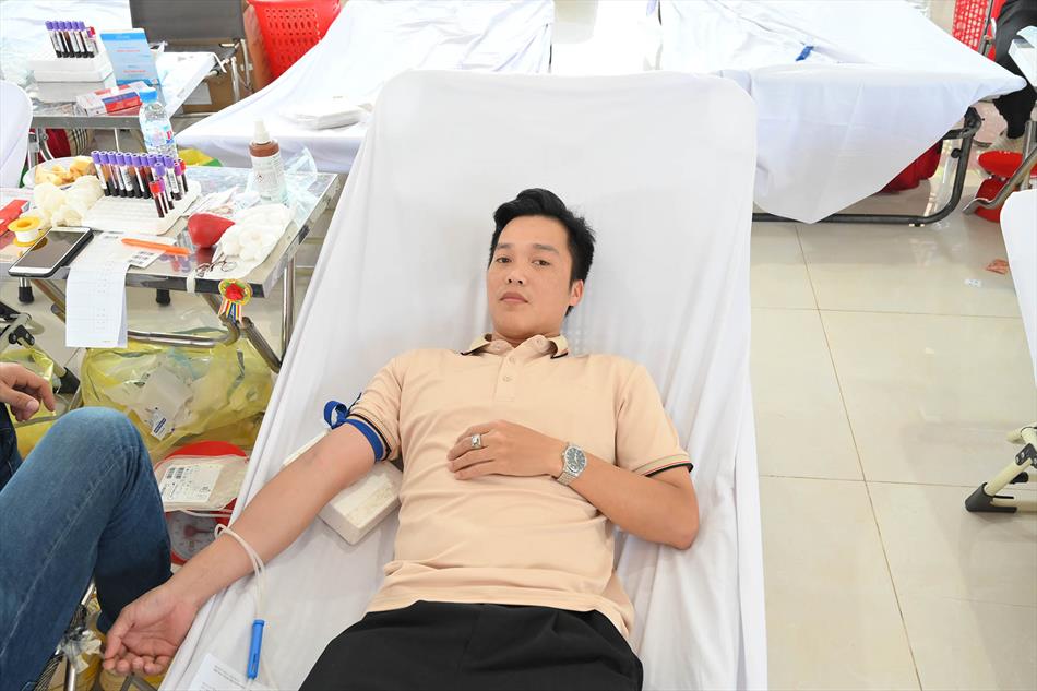 6 HIẾN MÁU TƯƠI ĐẸP 6 HIẾN MÁU TƯƠI ĐẸP