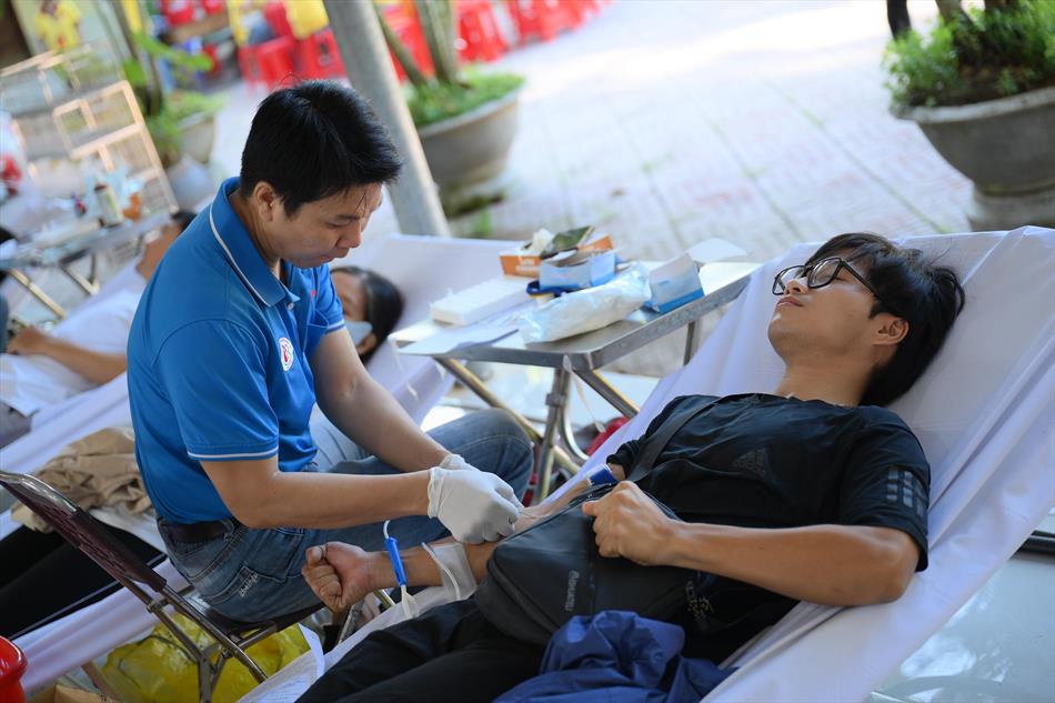 6 HIẾN MÁU TƯƠI ĐẸP 6 HIẾN MÁU TƯƠI ĐẸP
