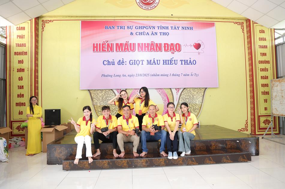 10 KHOẢNH KHẮC ĐÁNG NHỚ 10 KHOẢNH KHẮC ĐÁNG NHỚ