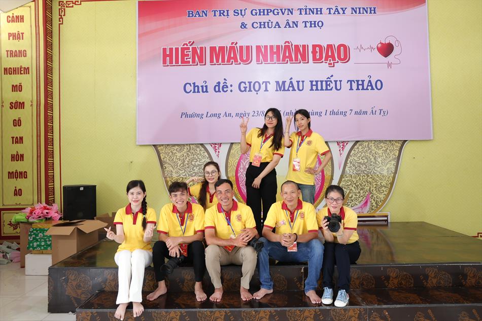 10 KHOẢNH KHẮC ĐÁNG NHỚ 10 KHOẢNH KHẮC ĐÁNG NHỚ