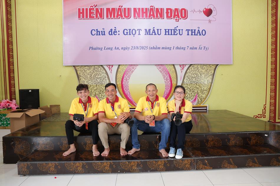 10 KHOẢNH KHẮC ĐÁNG NHỚ 10 KHOẢNH KHẮC ĐÁNG NHỚ