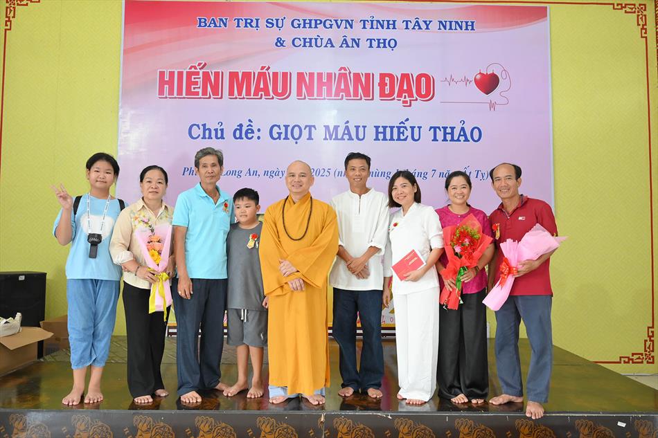 10 KHOẢNH KHẮC ĐÁNG NHỚ 10 KHOẢNH KHẮC ĐÁNG NHỚ