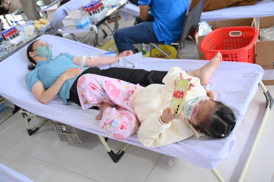 6 HIẾN MÁU TƯƠI ĐẸP 6 HIẾN MÁU TƯƠI ĐẸP