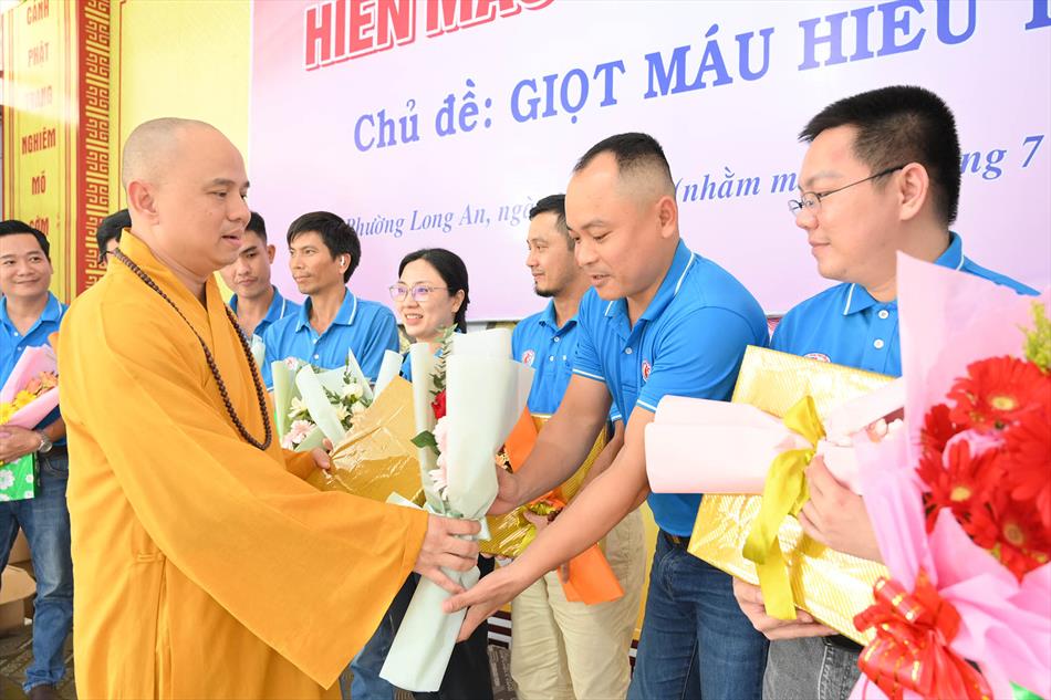 10 KHOẢNH KHẮC ĐÁNG NHỚ 10 KHOẢNH KHẮC ĐÁNG NHỚ