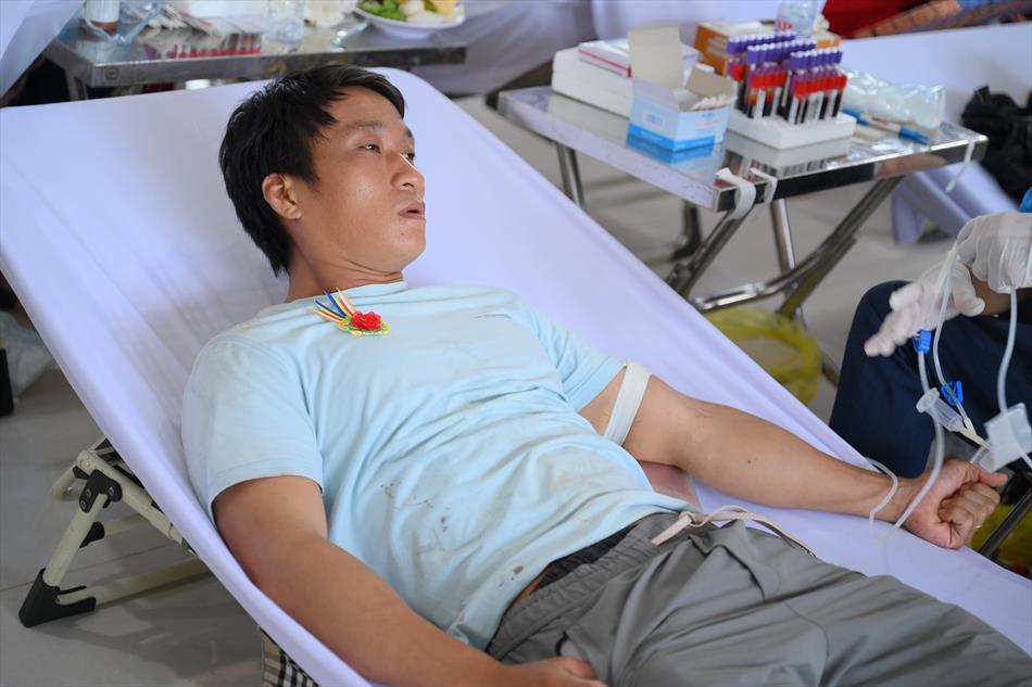 6 HIẾN MÁU TƯƠI ĐẸP 6 HIẾN MÁU TƯƠI ĐẸP