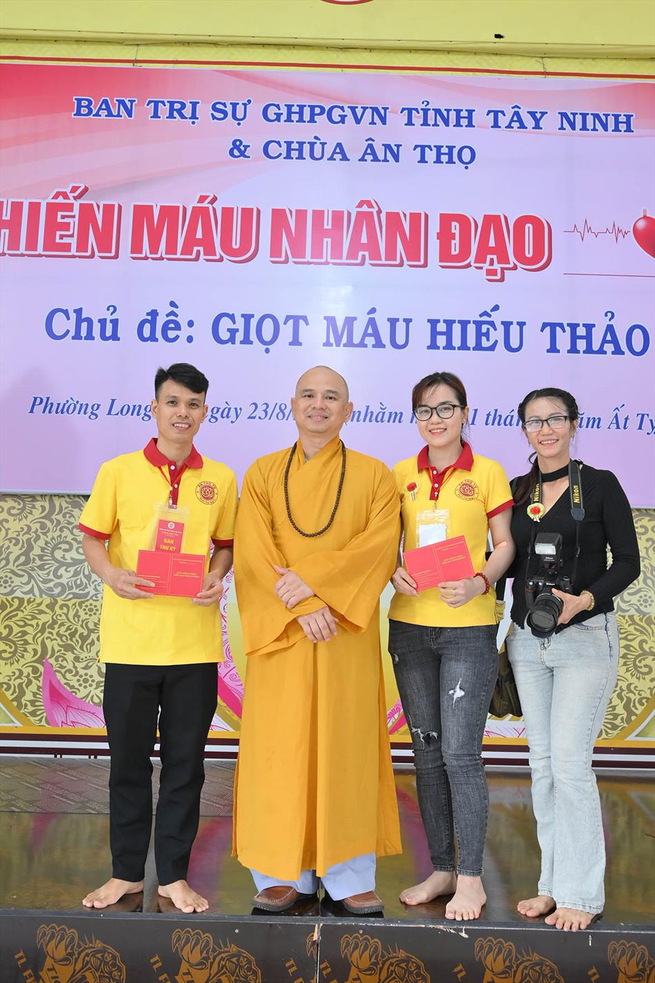 10 KHOẢNH KHẮC ĐÁNG NHỚ 10 KHOẢNH KHẮC ĐÁNG NHỚ
