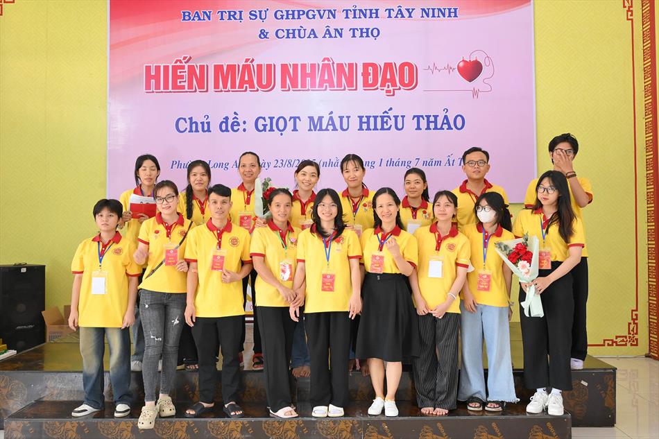 10 KHOẢNH KHẮC ĐÁNG NHỚ 10 KHOẢNH KHẮC ĐÁNG NHỚ