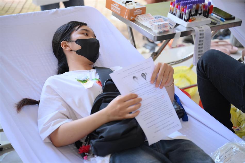 6 HIẾN MÁU TƯƠI ĐẸP 6 HIẾN MÁU TƯƠI ĐẸP