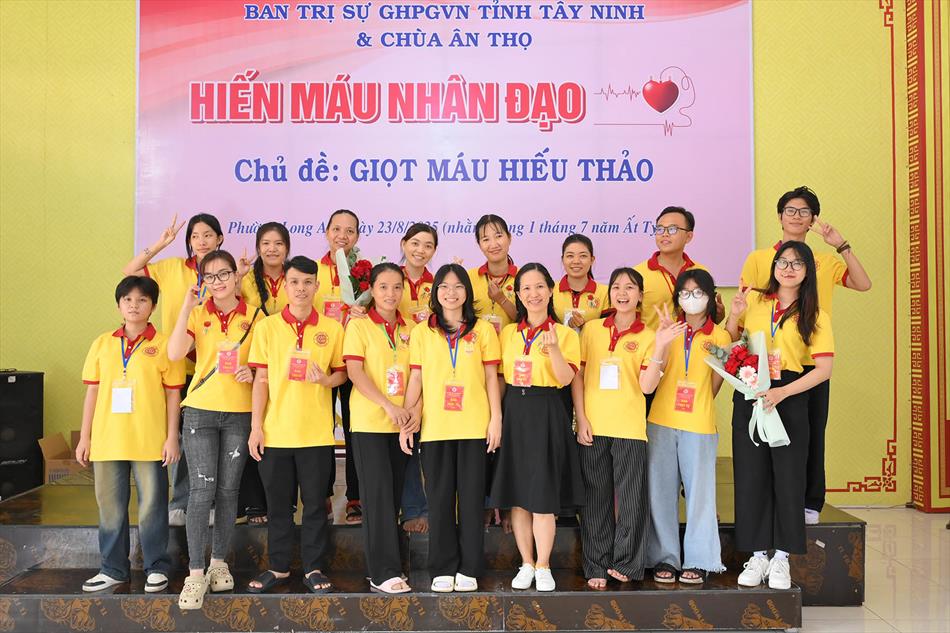 10 KHOẢNH KHẮC ĐÁNG NHỚ 10 KHOẢNH KHẮC ĐÁNG NHỚ