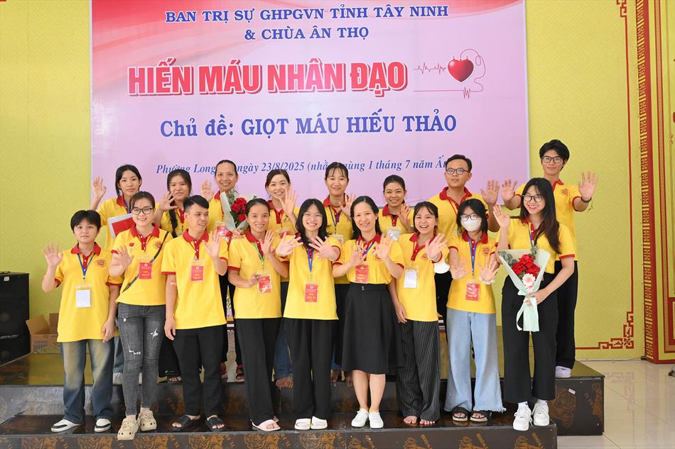 10 KHOẢNH KHẮC ĐÁNG NHỚ 10 KHOẢNH KHẮC ĐÁNG NHỚ