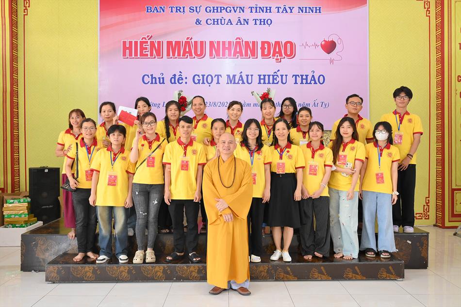 10 KHOẢNH KHẮC ĐÁNG NHỚ 10 KHOẢNH KHẮC ĐÁNG NHỚ