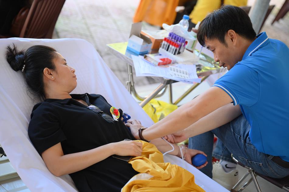 6 HIẾN MÁU TƯƠI ĐẸP 6 HIẾN MÁU TƯƠI ĐẸP