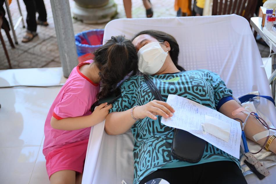 6 HIẾN MÁU TƯƠI ĐẸP 6 HIẾN MÁU TƯƠI ĐẸP