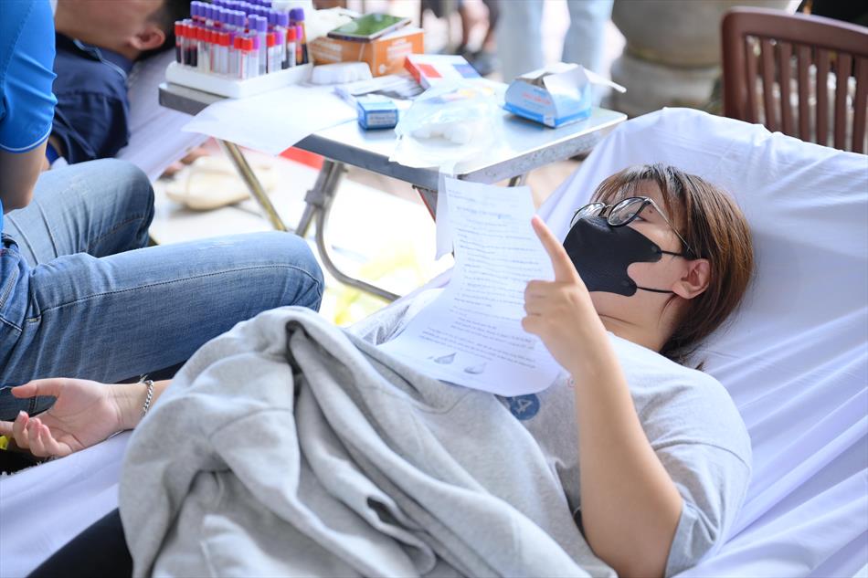 6 HIẾN MÁU TƯƠI ĐẸP 6 HIẾN MÁU TƯƠI ĐẸP