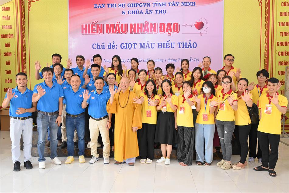10 KHOẢNH KHẮC ĐÁNG NHỚ 10 KHOẢNH KHẮC ĐÁNG NHỚ